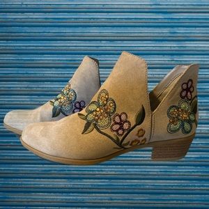 Indigo Rd. Floral Boots